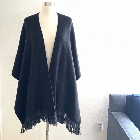 Black and grey fringe kimono - Picture 2 of 7